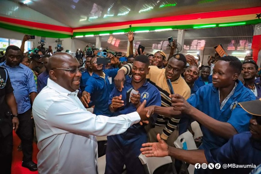 Dr. Bawumia Lauds Skills Training Initiative as 10,000 Youth Pass Out in Techiman