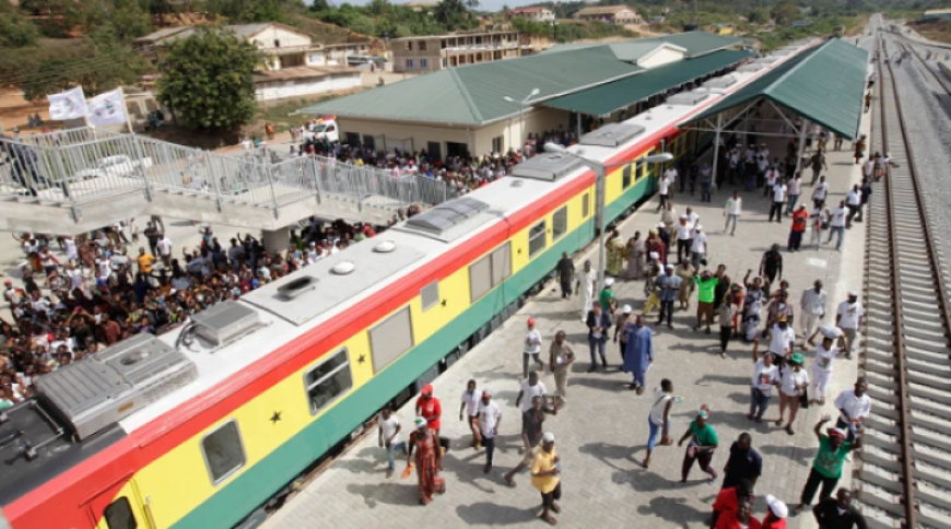 Bawumia Pledges to Transform Ghana's Railways with Local Materials